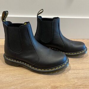 Dr. Marten Black Virginia Leather Chelsea Boots